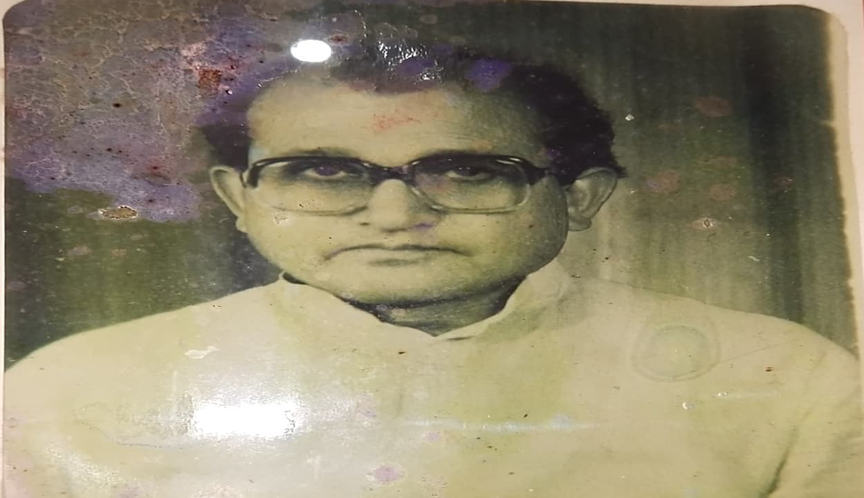 गया लोकसभा से तीन बार सांसद रहे ईश्वर चौधरी, न गाड़ी खरीदी, न रखा गार्ड, चुनाव प्रचार के दौरान हुई थी हत्या गया लोकसभा से तीन बार सांसद रहे ईश्वर चौधरी, न गाड़ी खरीदी, न रखा गार्ड, चुनाव प्रचार के दौरान हुई थी हत्या