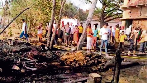 Bihar News: आग लगने से झोपड़ी में सो रहे जिंदा जले दादी और पोता