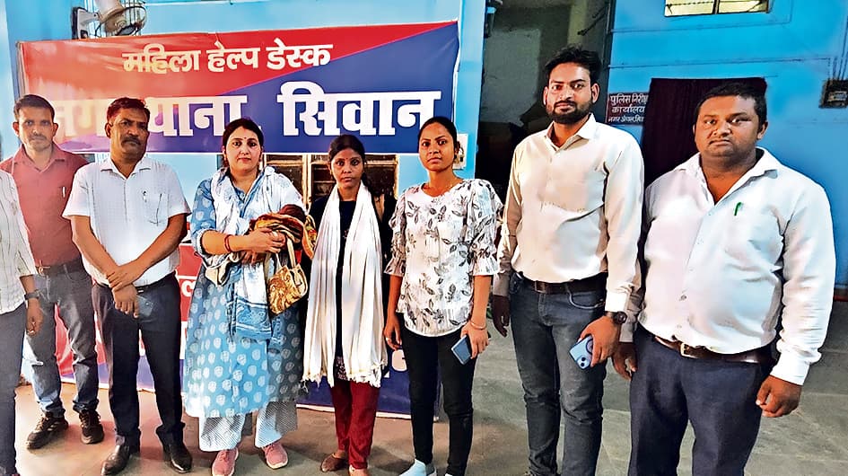 Crime News: सीवान में अस्पताल के सामने होता था नवजात का सौदा, खुला राज तो 3 पहुंचे हवालात