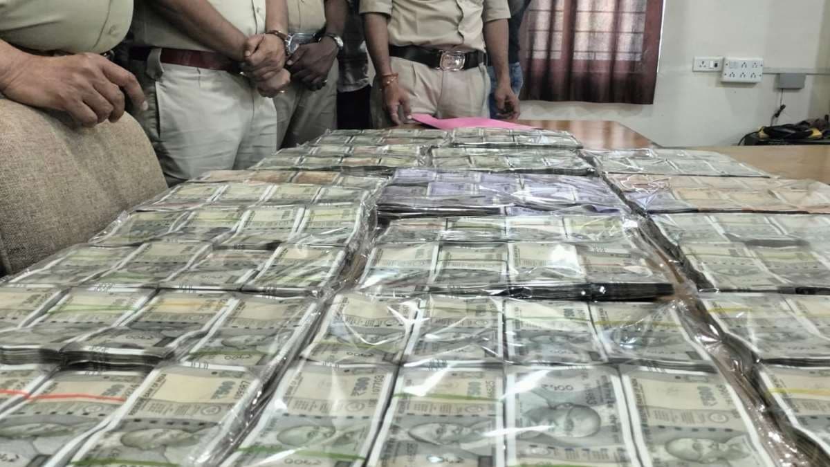 मुजफ्फरपुर में 20 लाख वाहन चेकिंग के दौरान बरामद