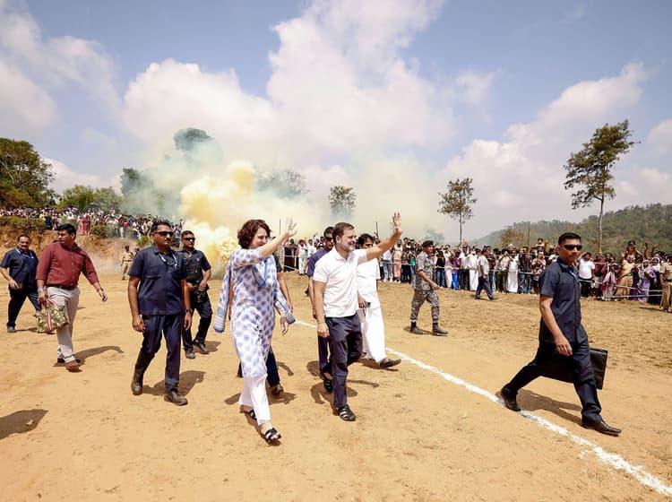 Lok Sabha Elections 2024: वायनाड से राहुल गांधी ने दाखिल किया नामांकन, रोड शो कर दिखाया दम, बड़ी संख्या में जुटे समर्थक