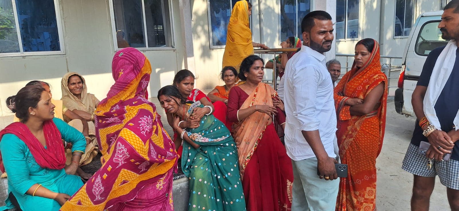 Road Accident: बिहार के खगड़िया में बड़ा सड़क हादसा, दो बच्चे समेत तीन की मौत