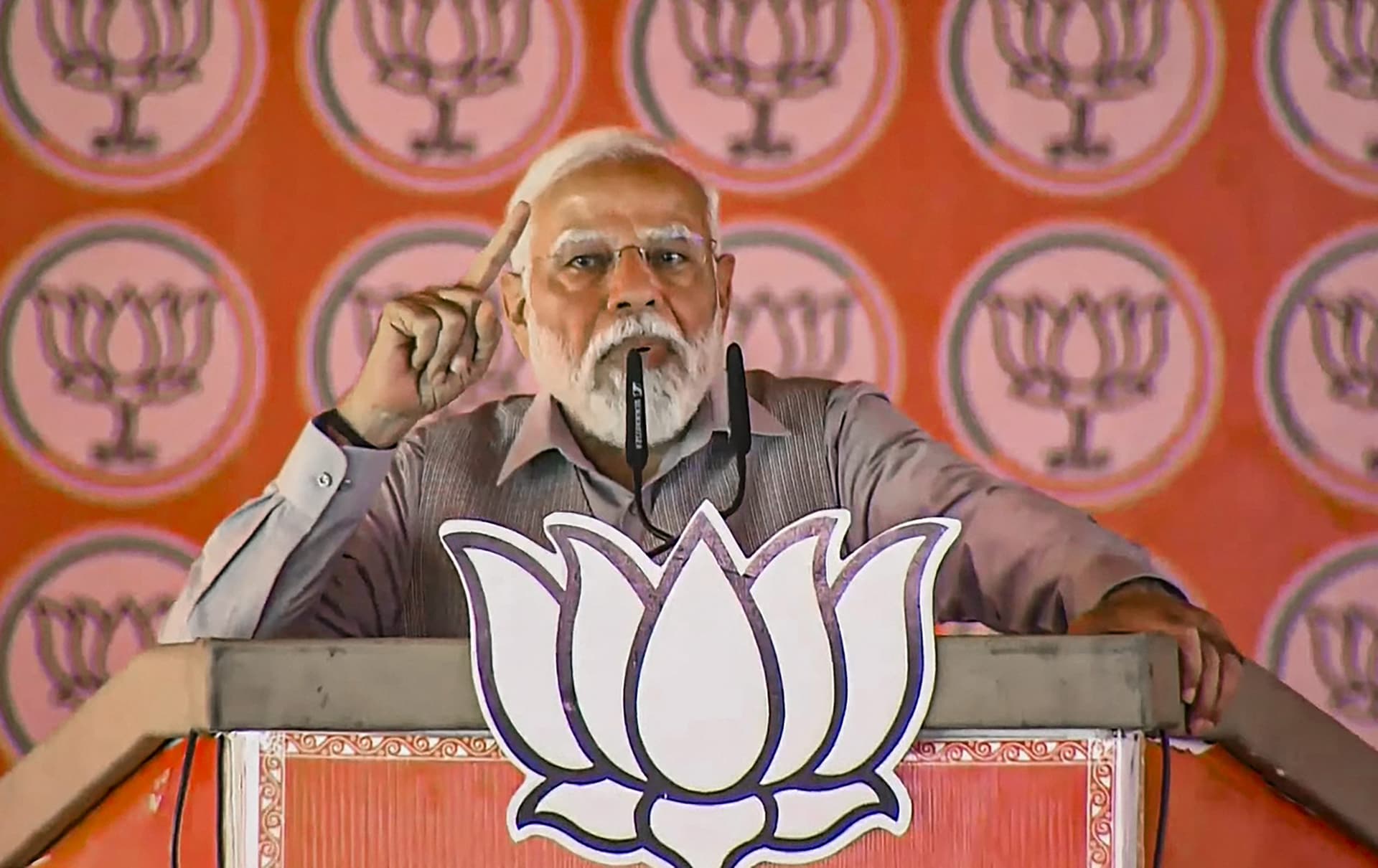 PM Modi in Rishikesh : अब आतंकवादियों को घर में घुस के मारा जाता है, ऋषिकेश की रैली में बोले पीएम मोदी