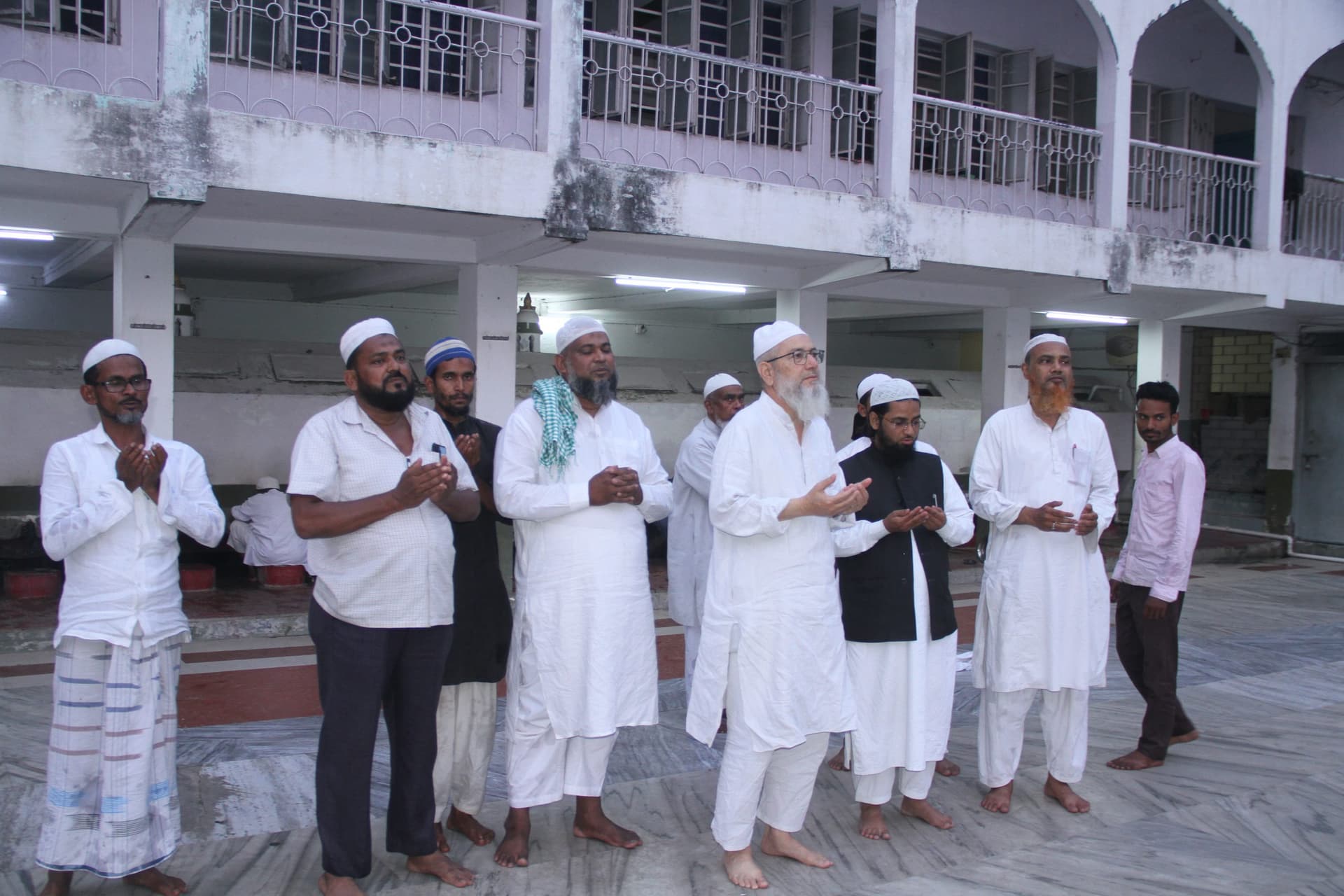 Eid-al-Fitr : ईद चांद की घोषणा के बाद बाजारों में उमड़ी भीड़, तातारपुर में एक करोड़ रुपये से अधिक की बिक्री