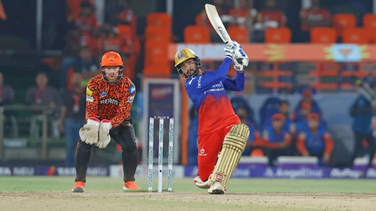 रजत ने छुड़ाए मयंक मारकंडे के छक्के, तोड़ा एबी डीविलियर्स का ये शानदार रिकॉर्ड