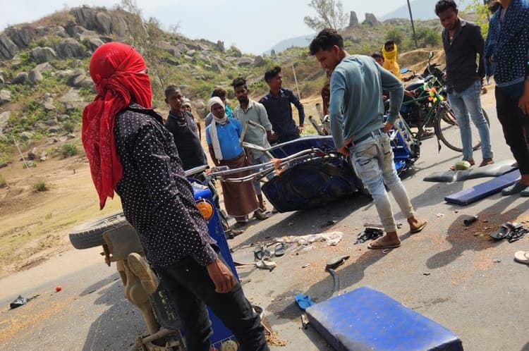 नवादा में स्कॉर्पियो और ई-रिक्शा की टक्कर में महिला की मौत, छह लोग घायल