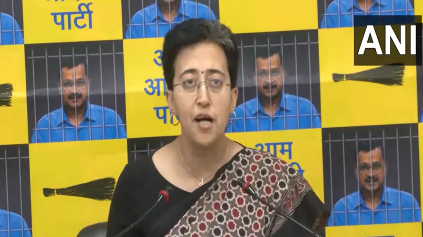 Arvind Kejriwal: ‘जेल में अरविंद केजरीवाल की जान लेने की हो रही कोशिश’, AAP नेता आतिशी ने लगाया गंभीर आरोप