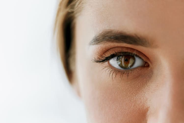 Ayurvedic Eye Care Tips: 50 साल के बाद भी आंख नहीं होगी कमजोर, अपनाएं आयुर्वेद के ये 7 उपाय