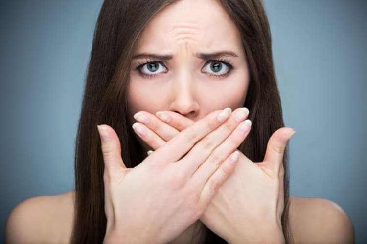 Bad Breath Remedy: इन घरेलू तरीकों से करें मुंह की बदबू को दूर
