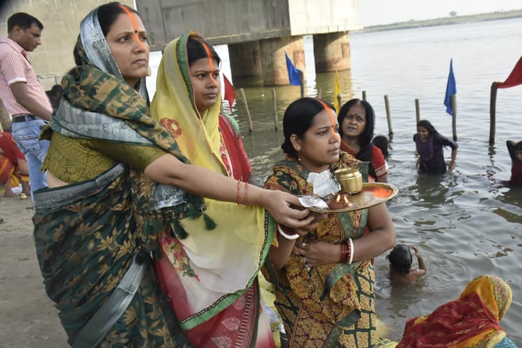 Chaiti Chhath: खरना के साथ शुरू होगा 36 घंटे का निर्जला व्रत, पटना के इन घाटों पर सूर्य को अर्घ दे सकेंगे व्रती