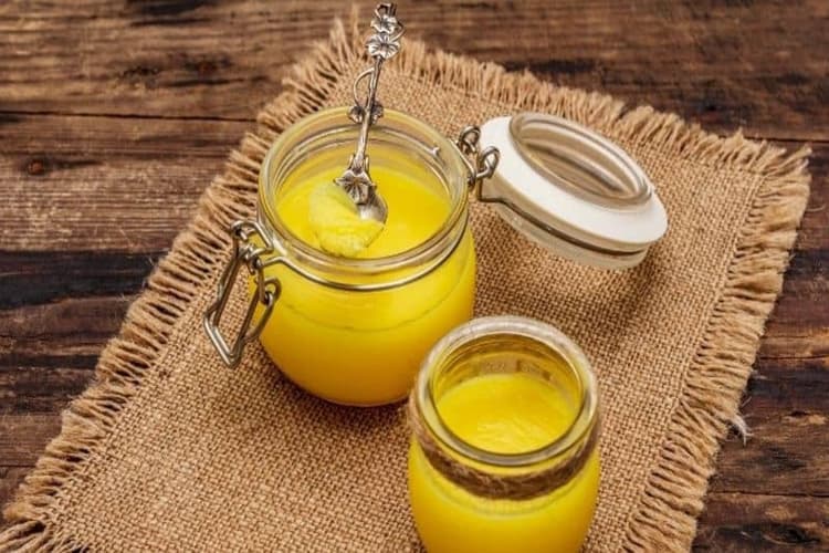 Empty Stomach Ghee Benefits: सुबह खाली पेट देसी घी खाने से होते हैं ये लाजवाब फायदे, जानें एक्सपर्ट्स से