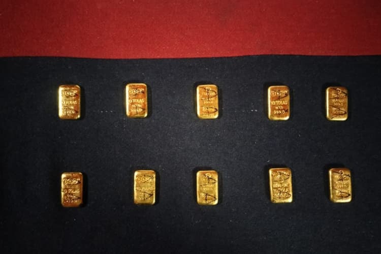 WB News : बीएसएफ ने भारत बांग्लादेश सीमा से 82.5 लाख का सोना किया जब्त