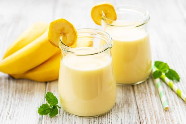Health Benefits of Banana With Milk: दूध और केला खाने के फायदे डाइटिशियन से जानिए