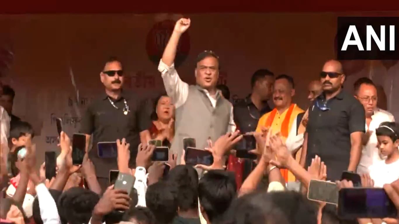 Himanta Biswa Sarma: असम के सीएम हिमंत बिस्वा सरमा ने समर्थकों के साथ किया जमकर डांस, देखें वीडियो