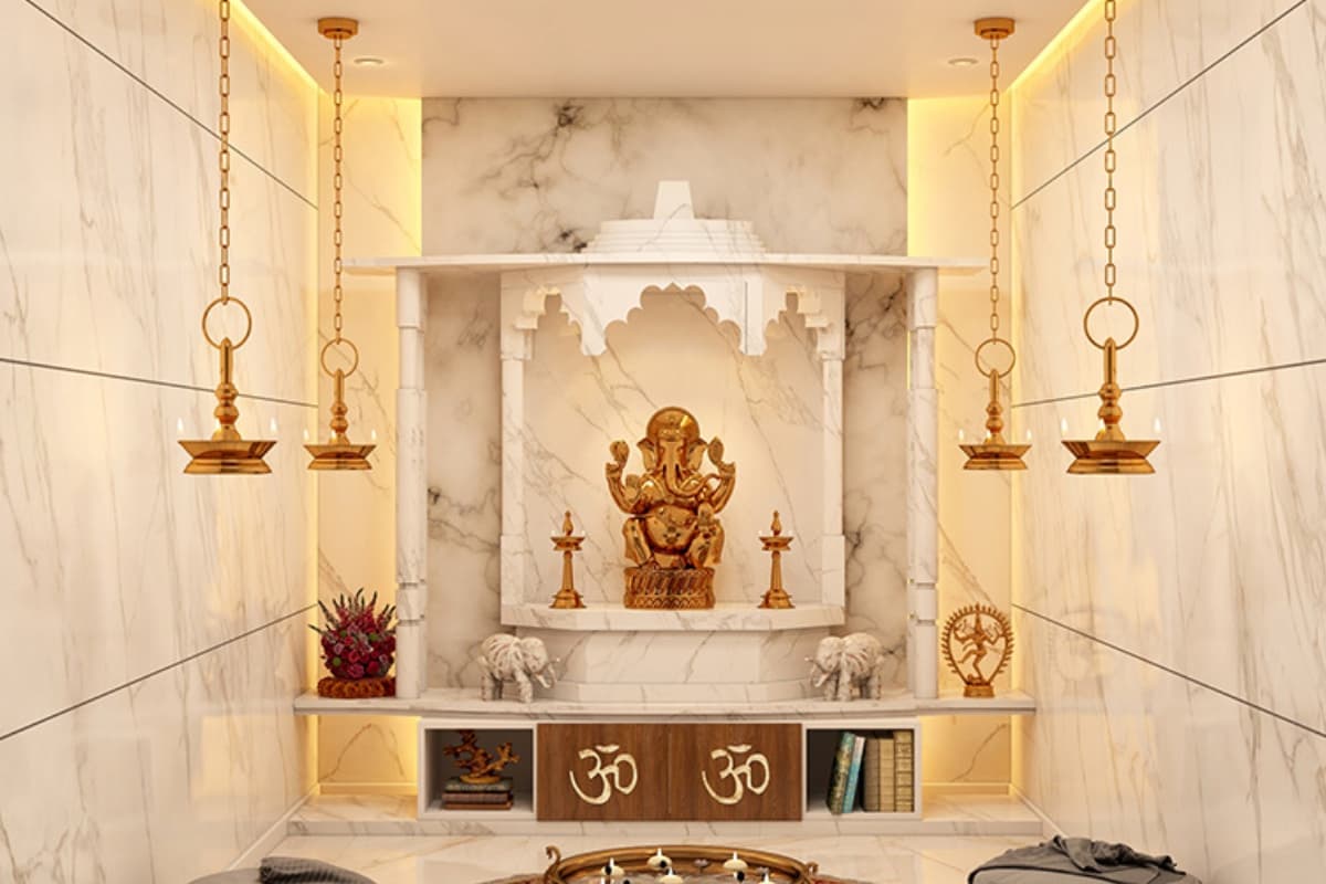 Vastu Tips: अपने पूजा घर से अभी हटा दें ये चीजें, वरना हो जाएंगे कंगाल