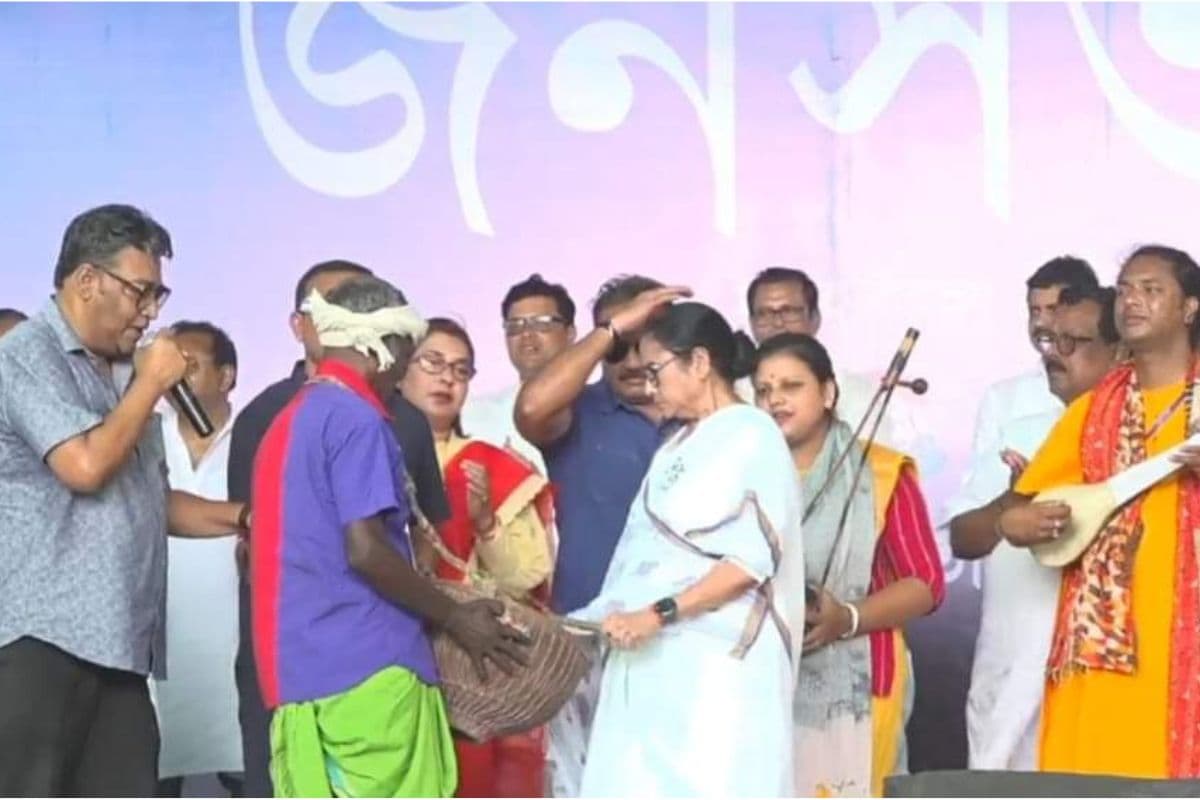 Mamata Banerjee : ममता बनर्जी ने कहा,भाजपा कितनी भी कोशिश कर ले बंगाल की जनता का विभाजन नहीं कर सकती Mamata Banerjee : ममता बनर्जी ने कहा,भाजपा कितनी भी कोशिश कर ले बंगाल की जनता का विभाजन नहीं कर सकती