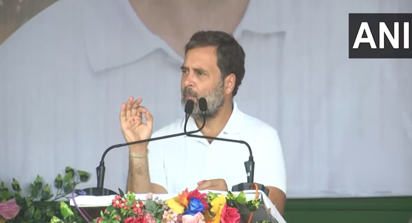 Chhattisgarh: राहुल गांधी ने छत्तीसगढ़ में खेला आदिवासी कार्ड, नरेंद्र मोदी सरकार पर लगाया गंभीर आरोप