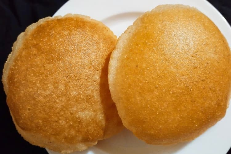 Weekend Special Recipe: इस वीकेंड आसानी से बनाएं रवा की पूड़ी, झटपट बनकर हो जाएगा तैयार