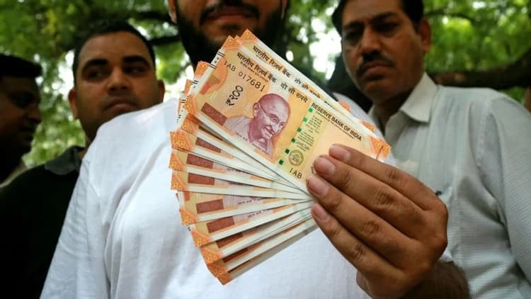 Rules Changing: 1 मई से बदलेंगे पैसों से जुड़े ये नियम, जानें आपकी जेब पर क्या पड़ेगा असर