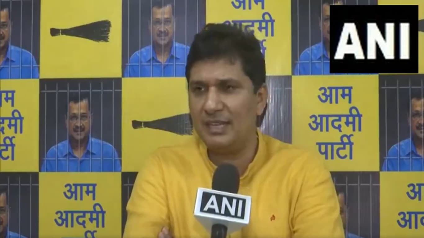 Arvind Kejriwal: ‘अरविंद केजरीवाल की जेल में हत्या की रची जा रही साजिश’, AAP ने लगाया गंभीर आरोप