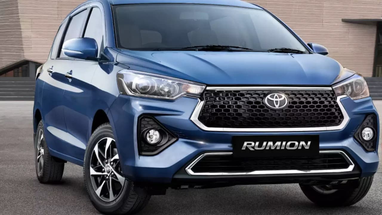 बड़ी फैमिली की बड़ी Toyota Car, मात्र 11,000 रुपये में ले आइए घर