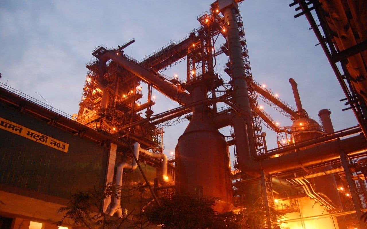 SAIL के बोकारो स्टील प्लांट की भट्टी में पहली बार ब्लास्ट फर्नेस में ब्रिकेट चार्ज करने में मिली सफलता