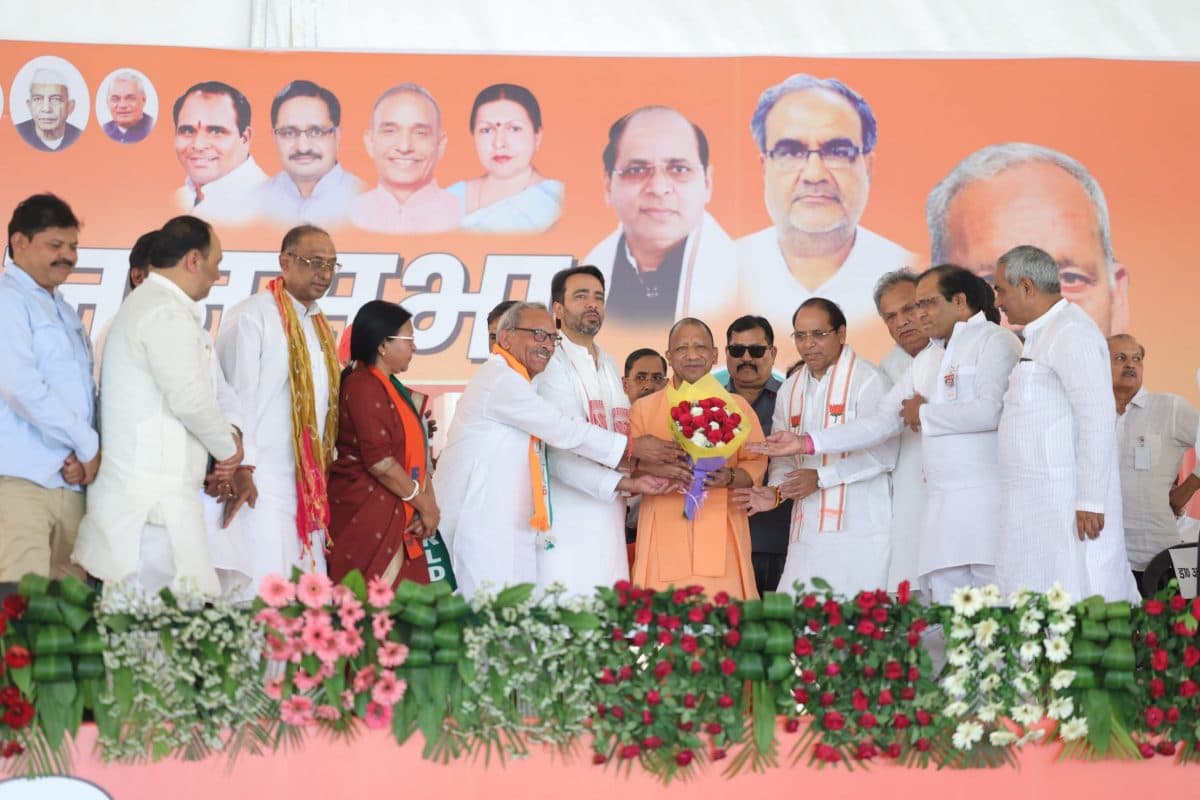 Lok Sabha Election 2024: अमरोहा, बागपत, बुलंदशहर में गरजे योगी, बोले-इंडी गठबंधन को एक-एक वोट के लिए तरसाना है