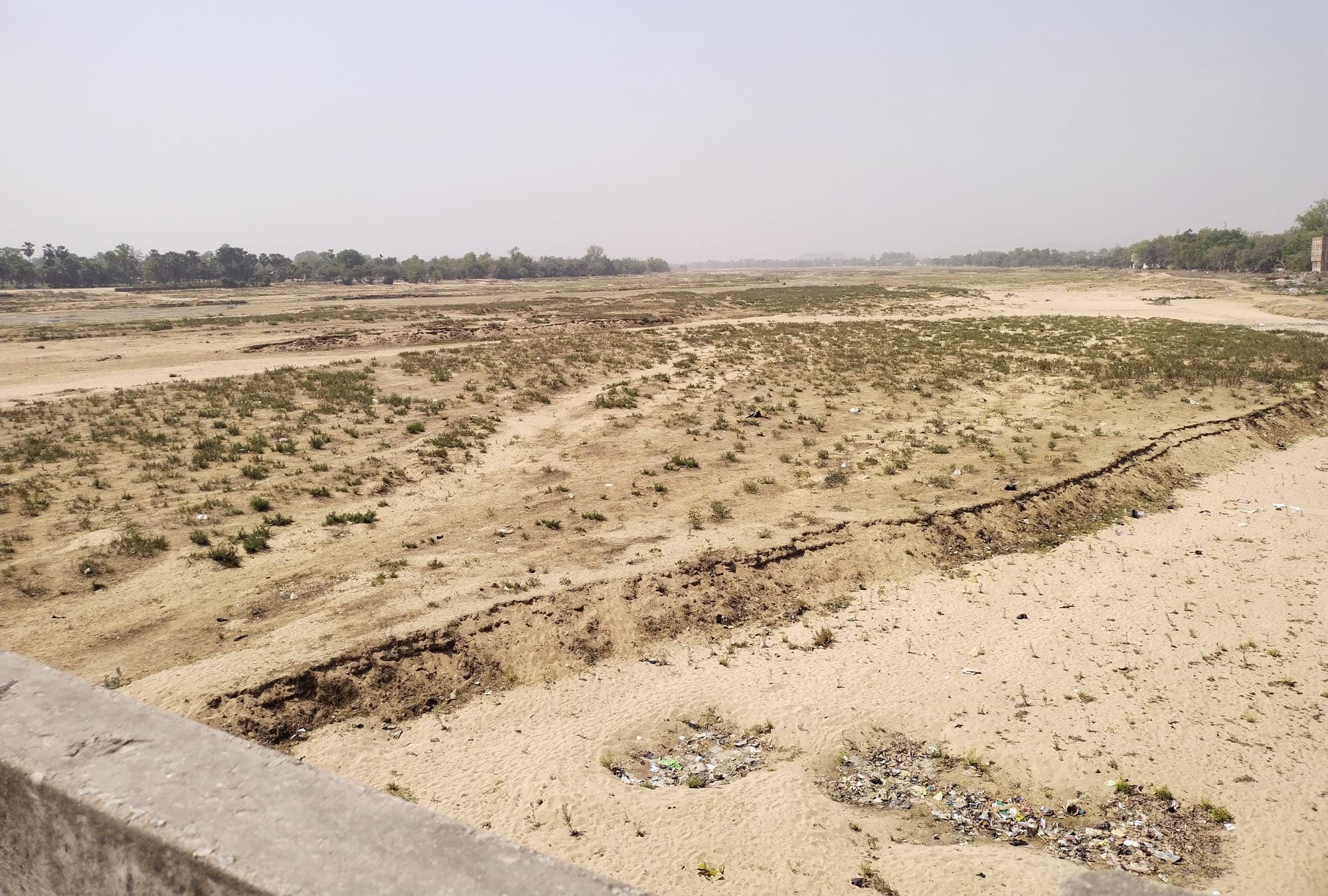 सूख गयी हंटरगंज की लाइफ लाइन नीलांजन नदी