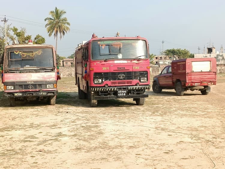 गर्मी आफत लेकर आयी : सैकड़ों परिवार हुए बेघर