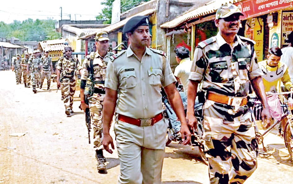 केंद्रीय सशस्त्र पुलिस बल का रूट मार्च