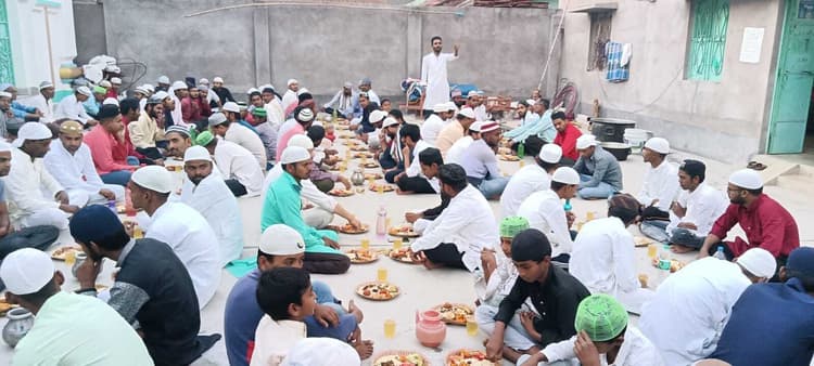 आपसी प्रेम व सौहार्द का संदेश देता है रोजा इफ्तार : मौलाना अख्तर