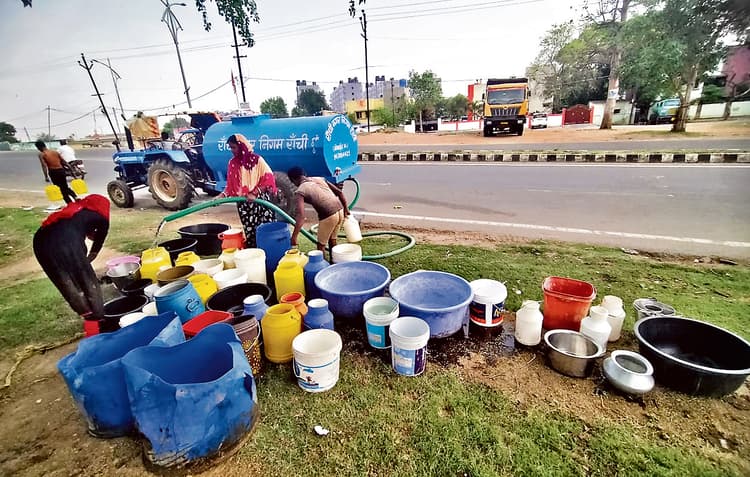 शहर में गहराने लगा जलसंकट, 55 मोहल्लों में टैंकरों से की जा रही जलापूर्ति