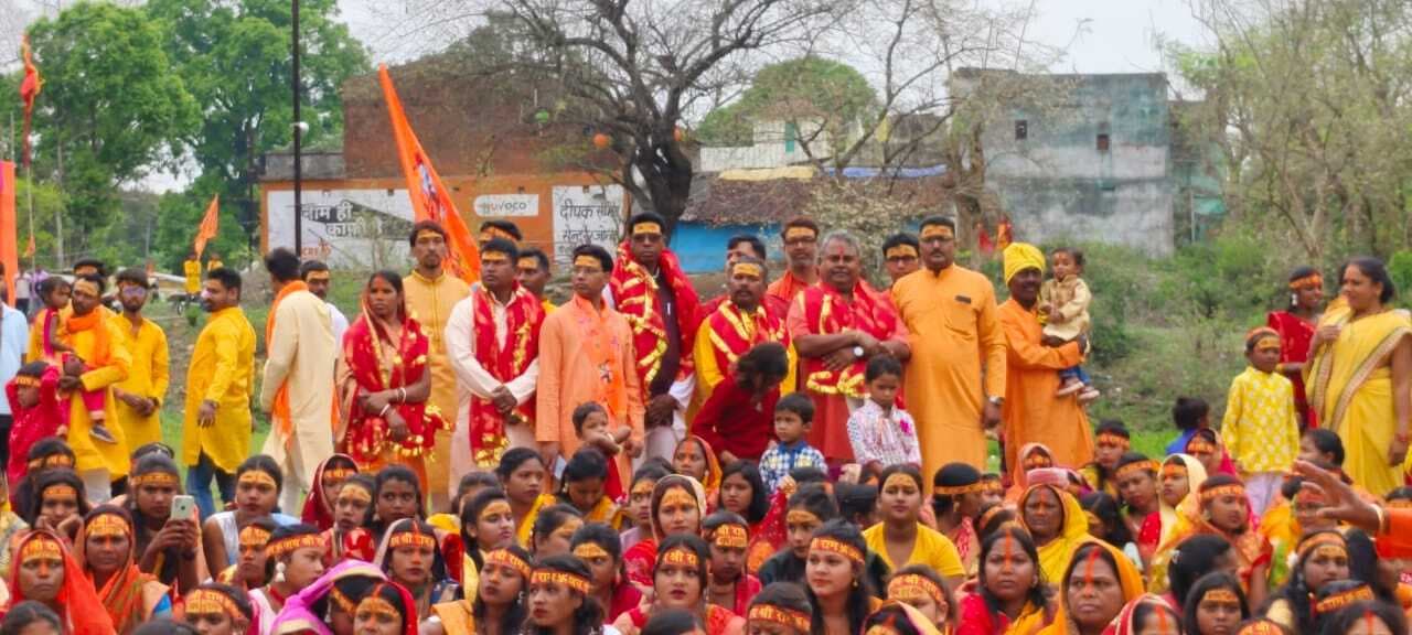 जोन्हा में कलश शोभायात्रा के साथ नौ दिवसीय नवाह्न परायण पाठ शुरू