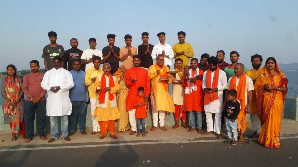 हिंदू नववर्ष पर गेतलसूद में गंगा आरती का आयोजन