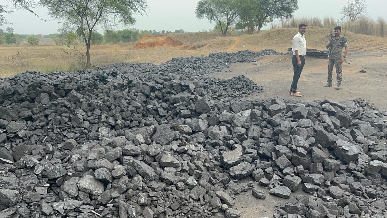 200 टन कोयला जब्त, एक गिरफ्तार