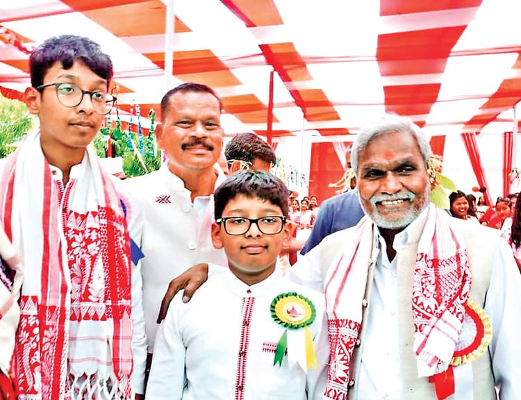 एकजुटता के साथ परंपराओं को आगे बढ़ाने की जरूरत है : चंपाई