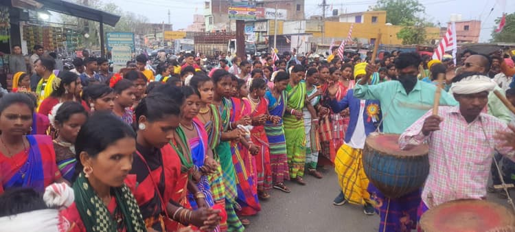 धूमधाम से मनाया गया बाहा उत्सव समापन समारोह