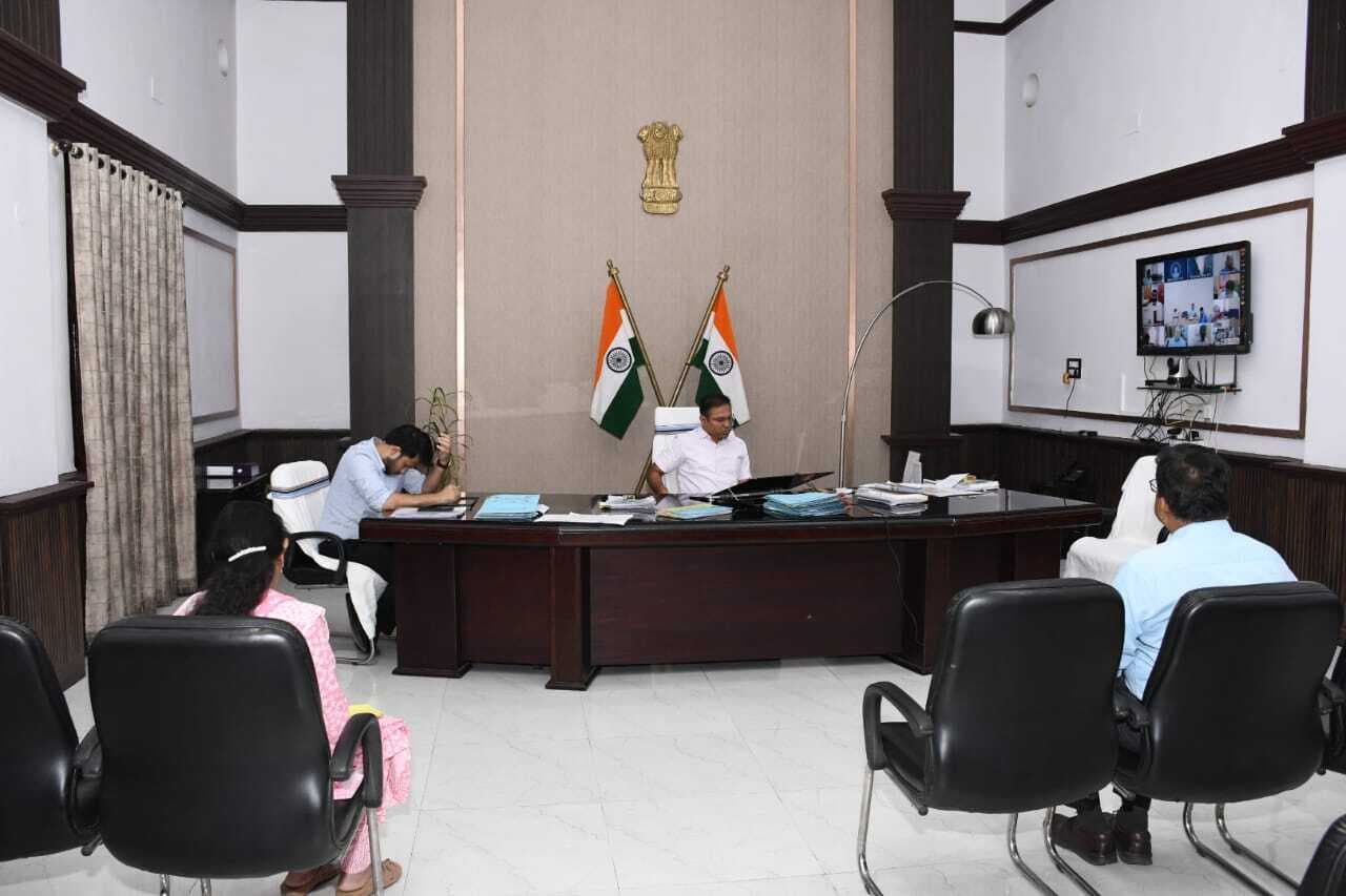 Loksabha Election Bhagalpur : 17 अप्रैल तक हर हाल में वितरित कर दें मतदाता पर्ची