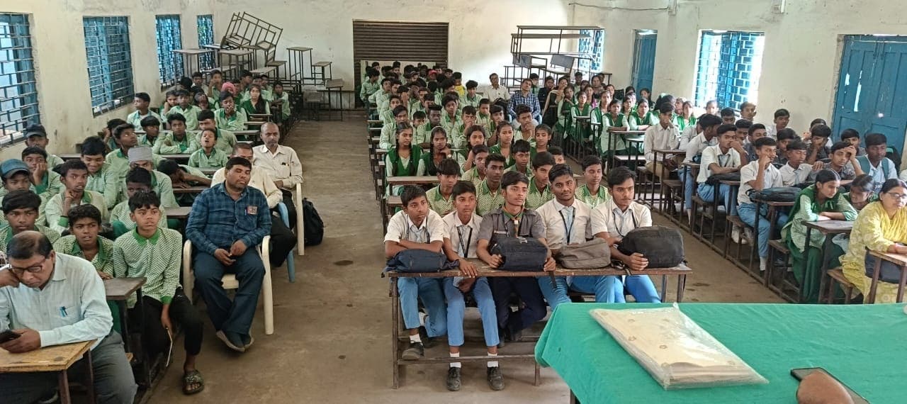 मतदान केंद्रों में चार-चार स्कूली छात्र वॉलंटियर के रूप में होंगे तैनात