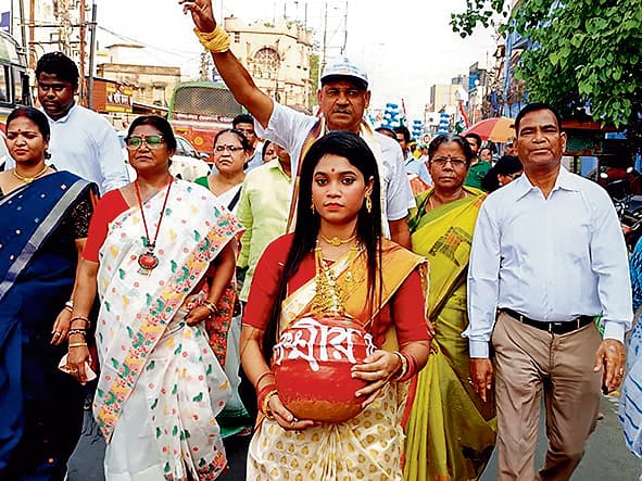 नारी शक्ति का अपमान बर्दाश्त नहीं : कीर्ति आजाद