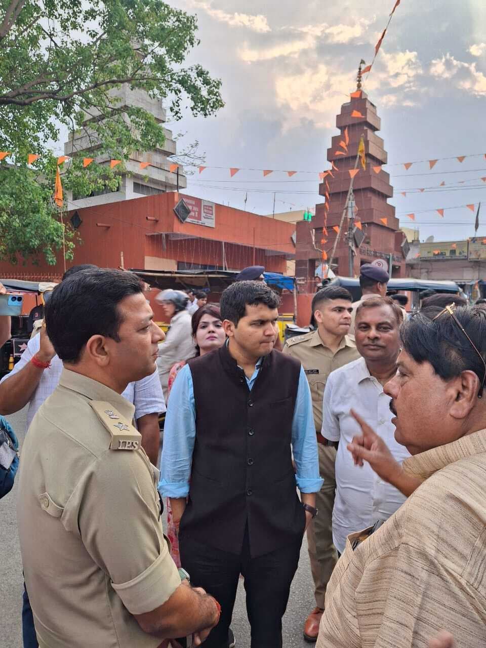 एसएसपी समेत पुलिस व प्रशासन ने किया पैदल मार्च