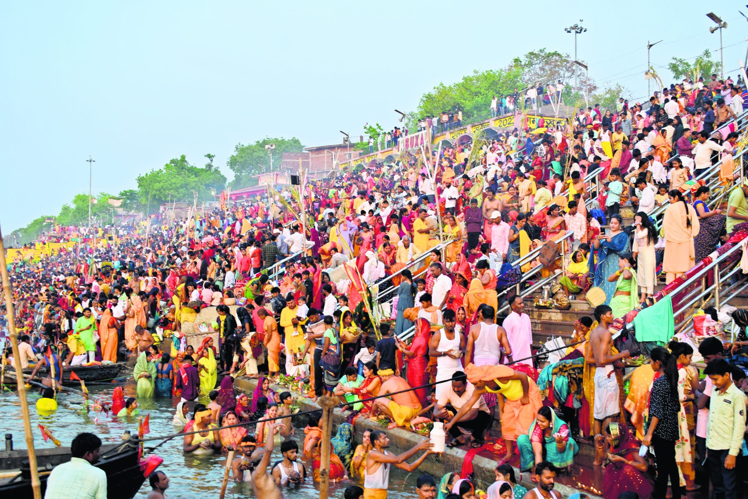 कांच ही बांस के बहंगिया, बहंगी लचकत जाय....
