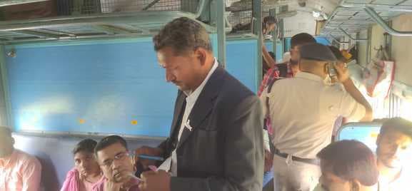 बेटिकट 284 रेल यात्रियों से वसूला गया जुर्माना