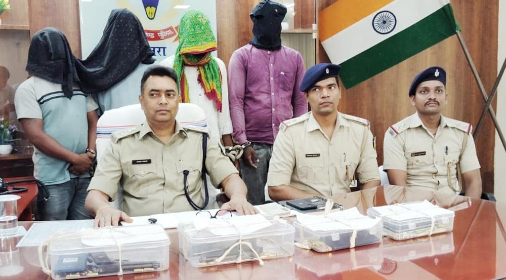 टीएसपीसी के चार उग्रवादी गिरफ्तार, हथियार बरामद