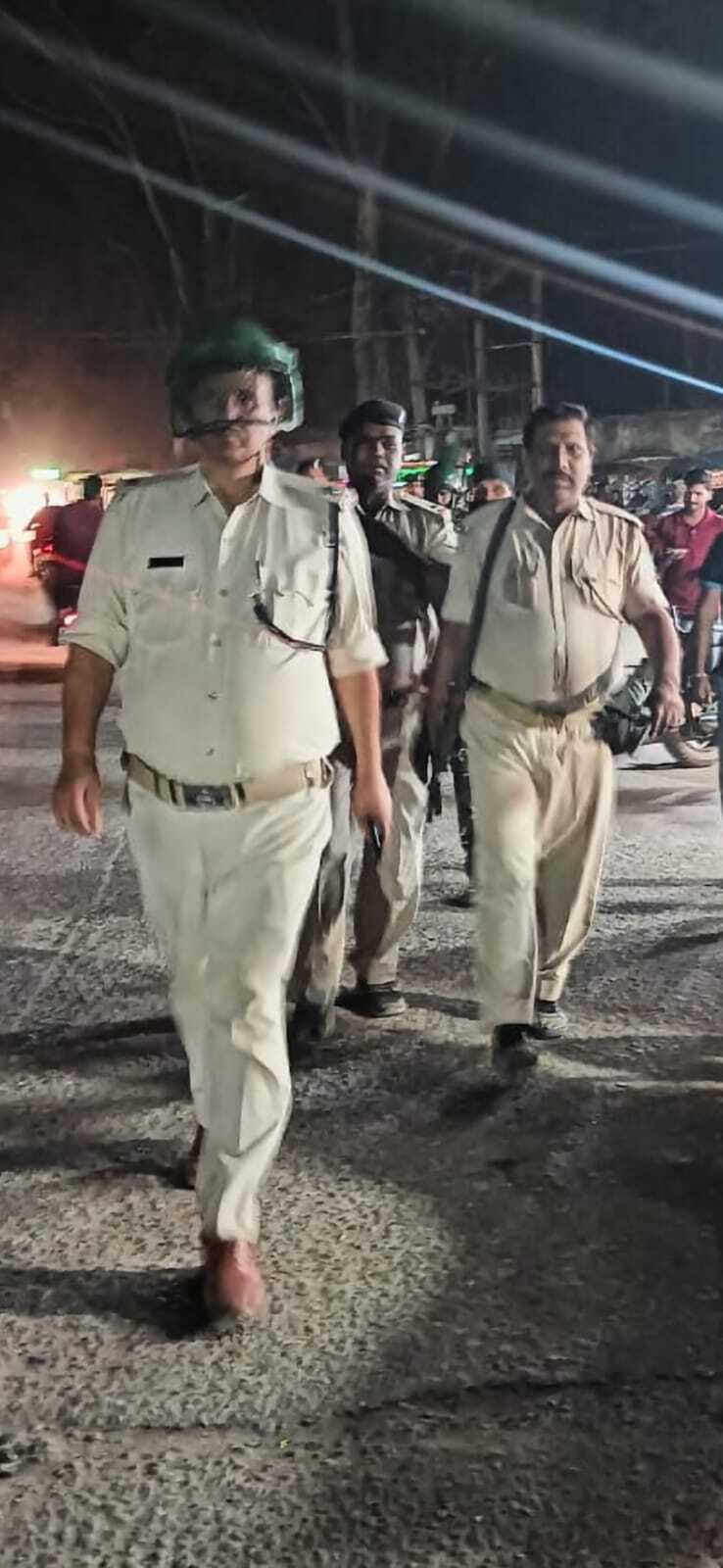 रातू में पुलिस ने किया फ्लैग मार्च