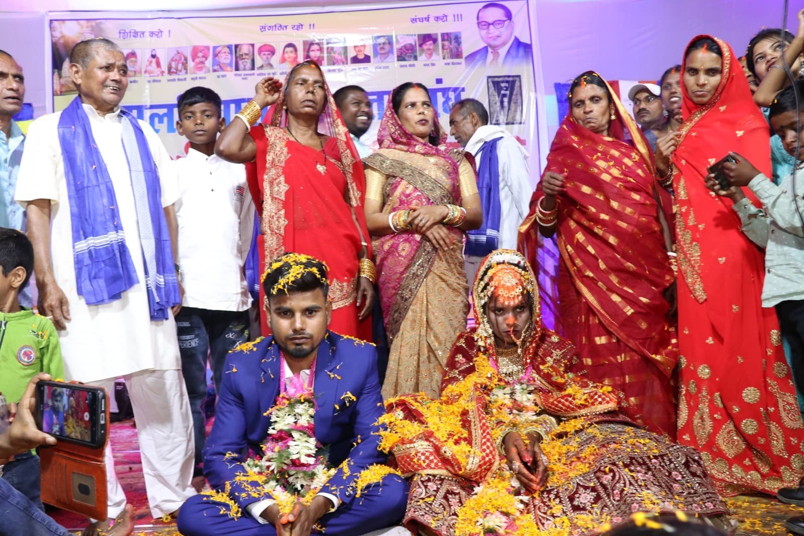 बिना दान दहेज युवक ने शादी रचायी