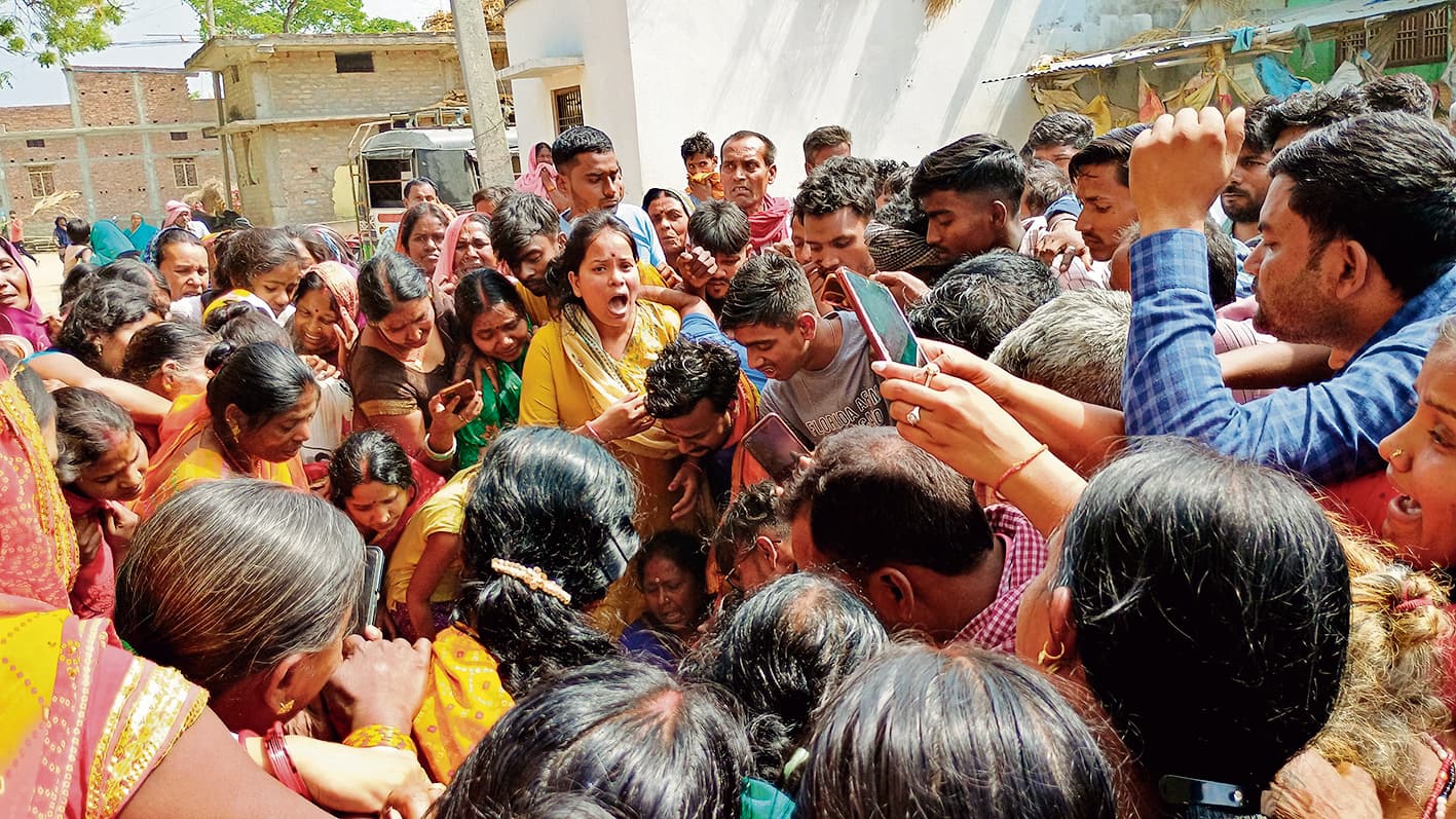 रफ्तार का कहर. सड़क हादसों में तीन की गयी जान