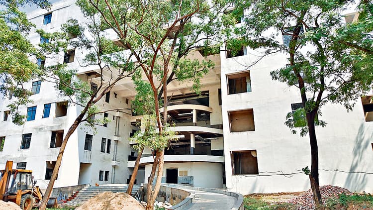 स्वास्थ्य सचिव ने क्षेत्रीय नेत्र संस्थान का किया निरीक्षण, निर्माण कार्य जल्द पूरा करने का दिया निर्देश