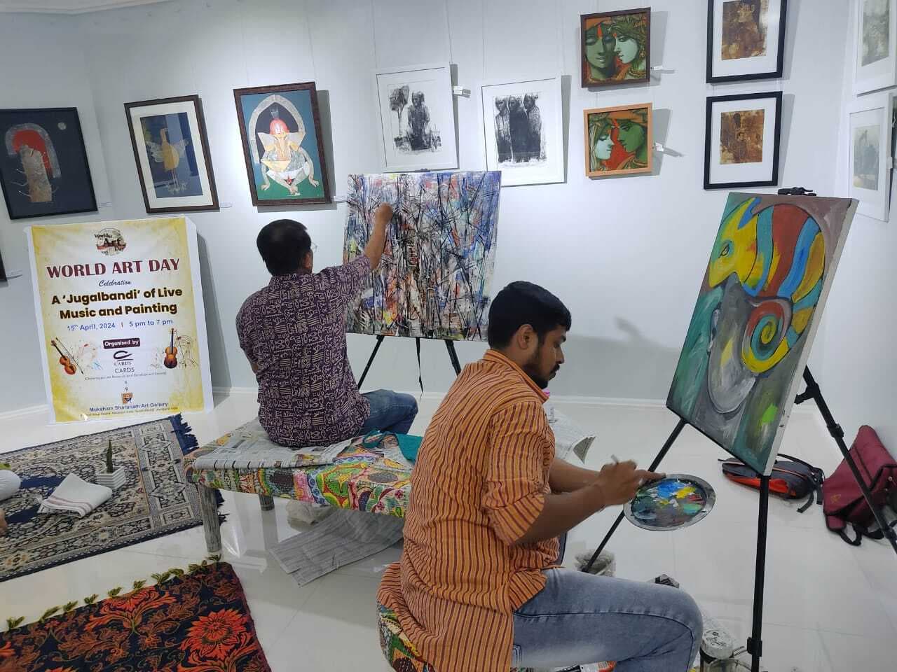 वायलिन की धुन पर चित्रकारों ने की कलाकृति