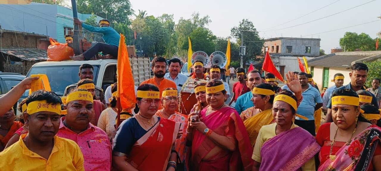 शिरडीधाम साई मंदिर से निकाली गई पालकी यात्रा